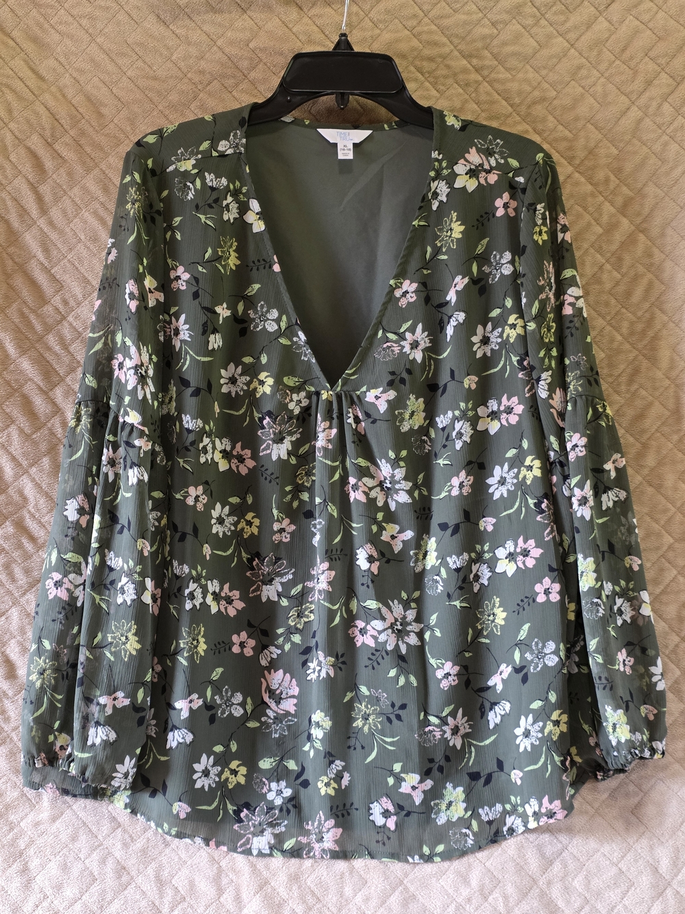Time and Tru Olive Green Floral V-Neck Blouse XL